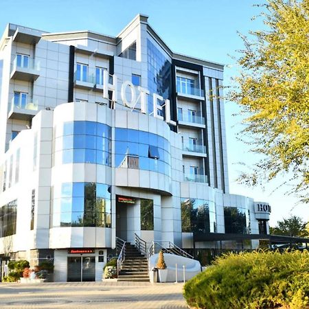Hotel Zeneva Lux Kragujevac Eksteriør billede