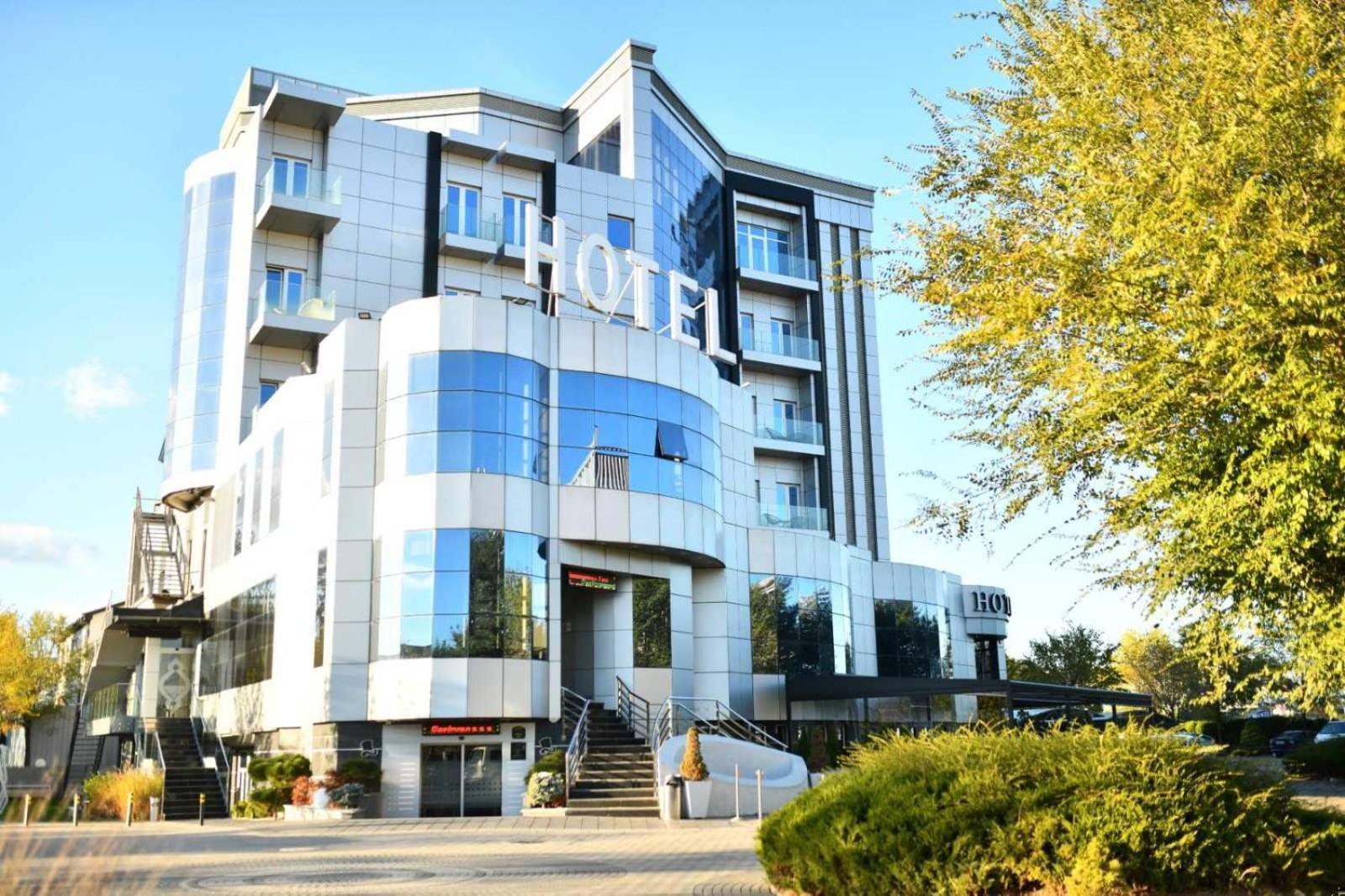 Hotel Zeneva Lux Kragujevac Eksteriør billede
