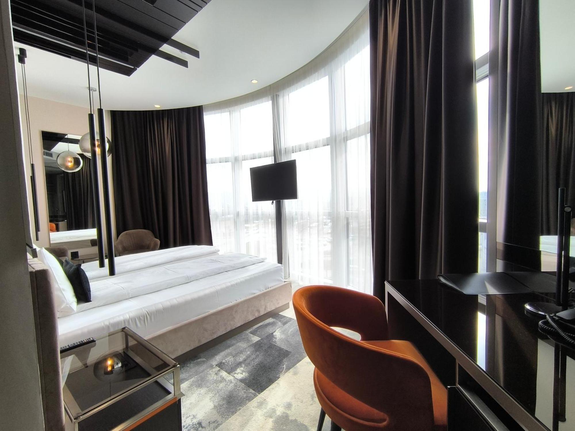 Hotel Zeneva Lux Kragujevac Eksteriør billede