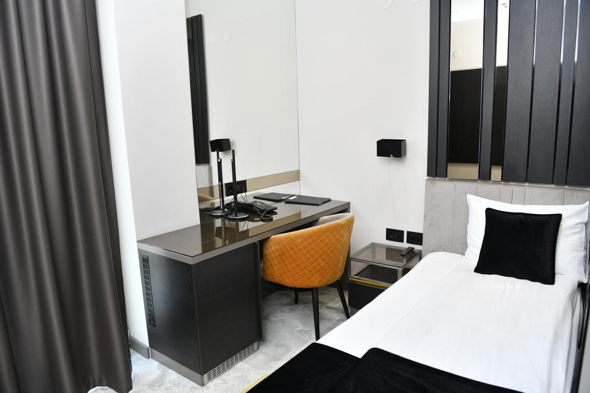 Hotel Zeneva Lux Kragujevac Eksteriør billede