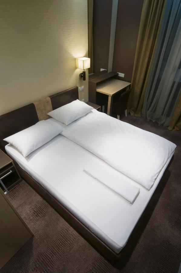 Hotel Zeneva Lux Kragujevac Eksteriør billede